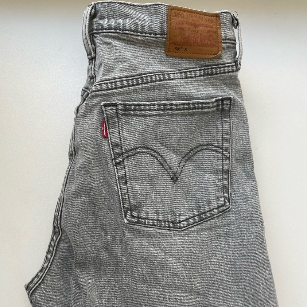VINTAGE LEVI 501 JEANS